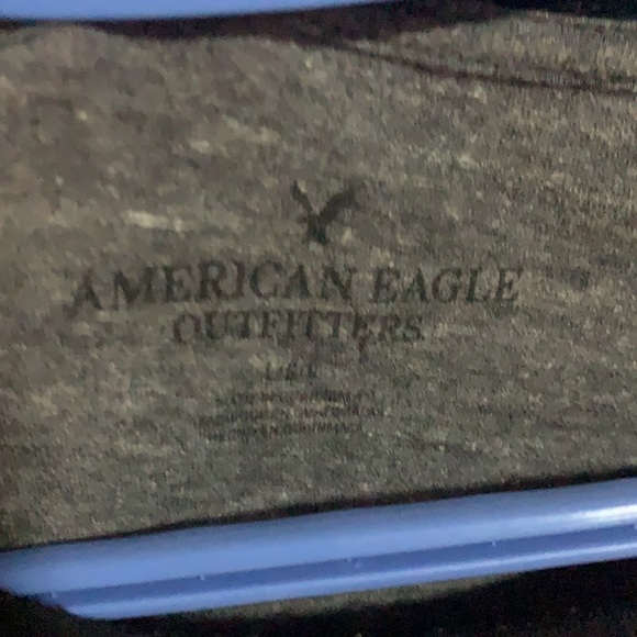 American Eagle tshirt. Size Large - Picture 3 of 3
